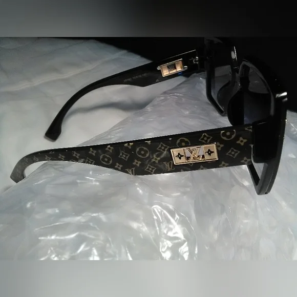 AUTHENTIC Louis Vuitton Black Sunglasses W/ Gold Monogram GORGEOUS MONOGRAM - Picture 7 of 14